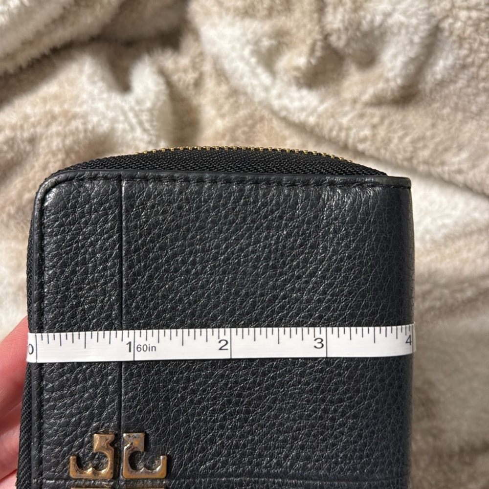 Tory Burch Ivy Smartphone Wristlet - Picture 9 of 9